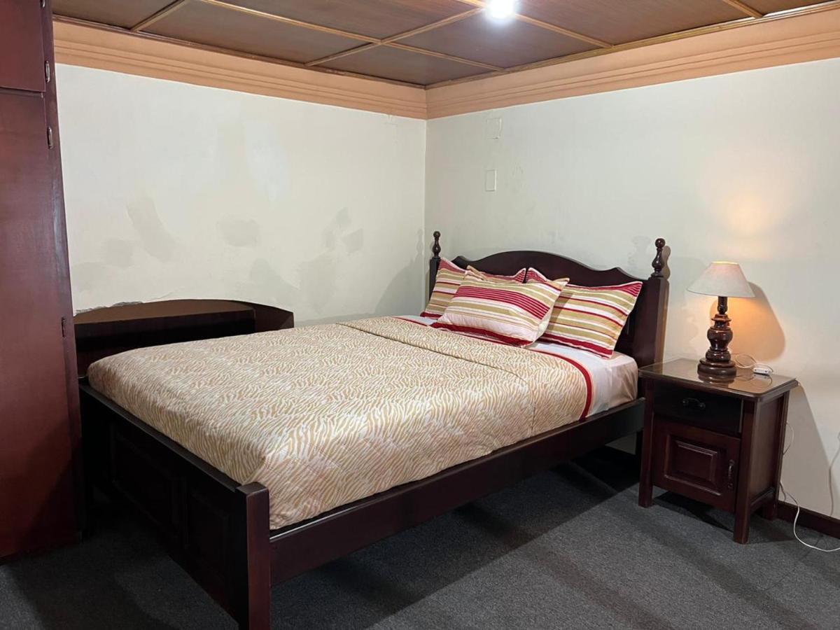 Hostal Victoria קיטו מראה חיצוני תמונה