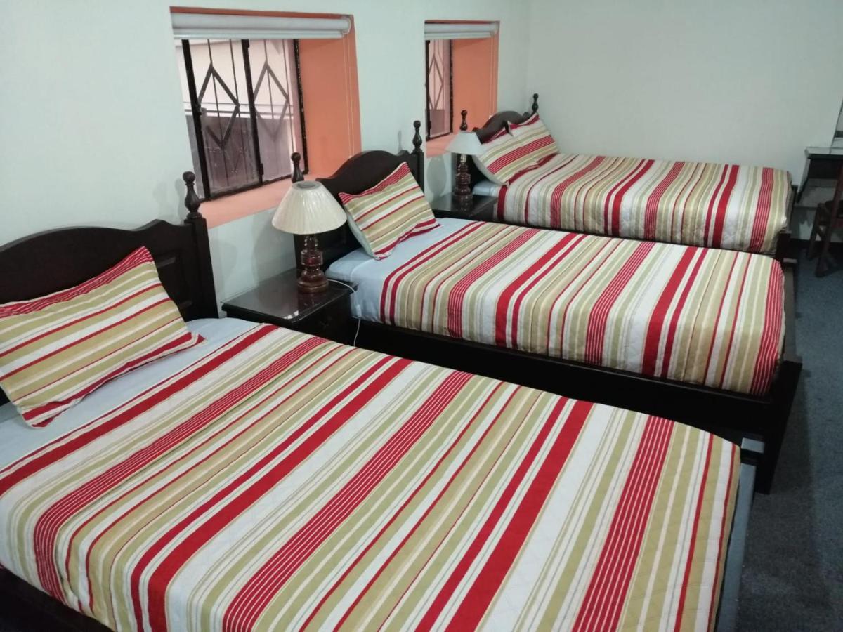 Hostal Victoria קיטו מראה חיצוני תמונה
